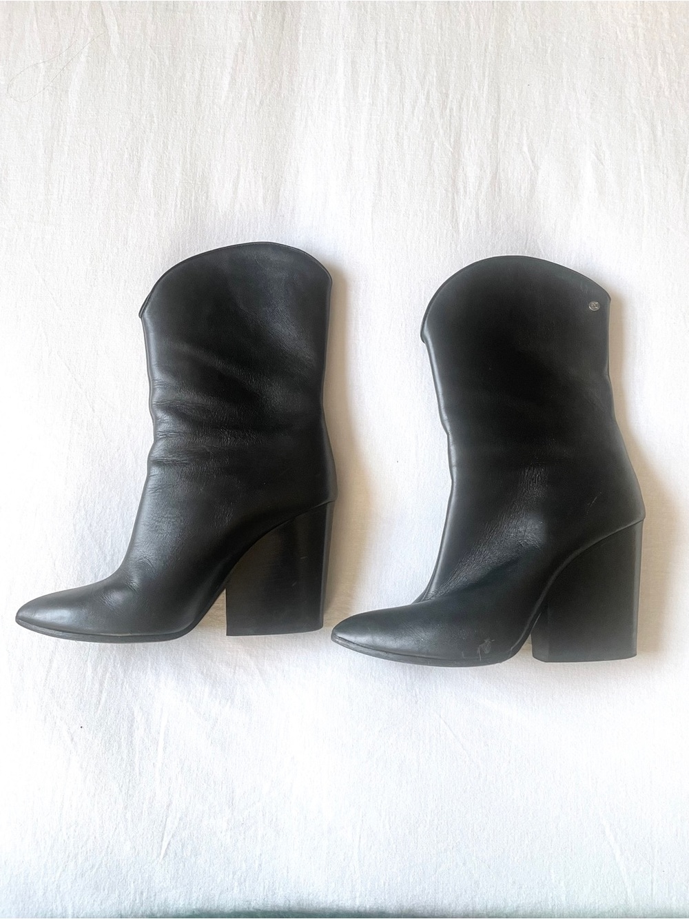 🍋☘️Ballin Black Leather Pull-On Modern Cowgirl Boots
